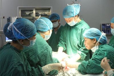 又一产妇在区中医院诞下“三胞胎”.