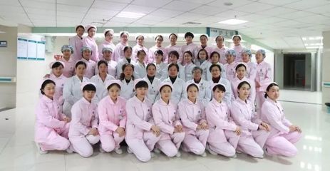 【紧急】监控下一幕!妇产科医生“跪”托胎儿脐带?